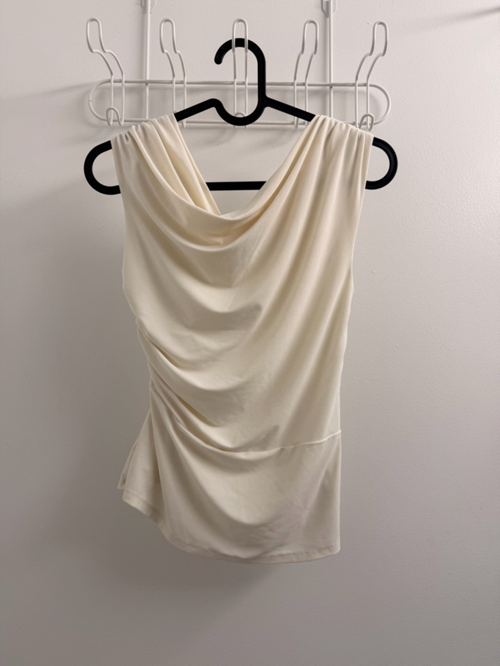 aritzia babaton gallery top, cream, off the shoulder (size s)